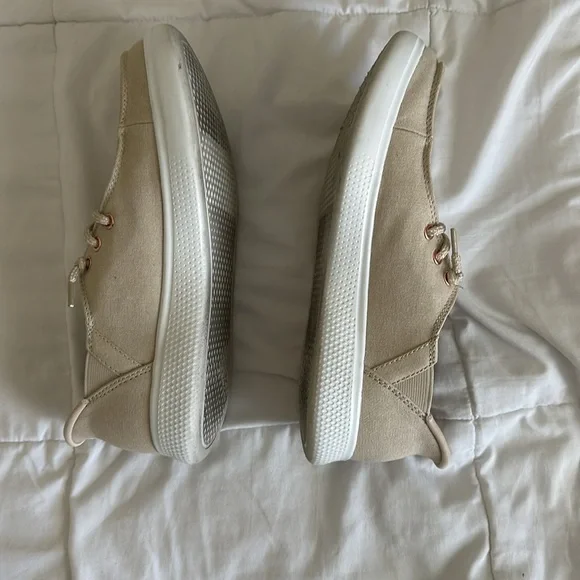 Bobs Sketchers Slip-ins - Picture 2 of 4